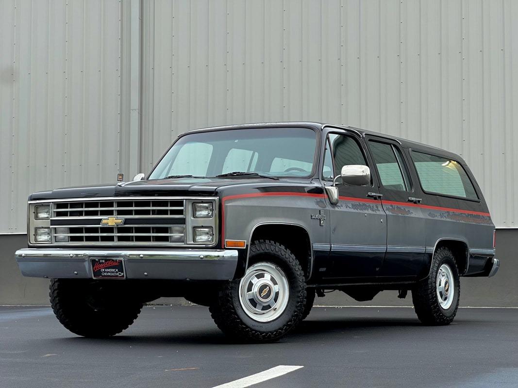 1987 Chevrolet R20 Suburban Silverado