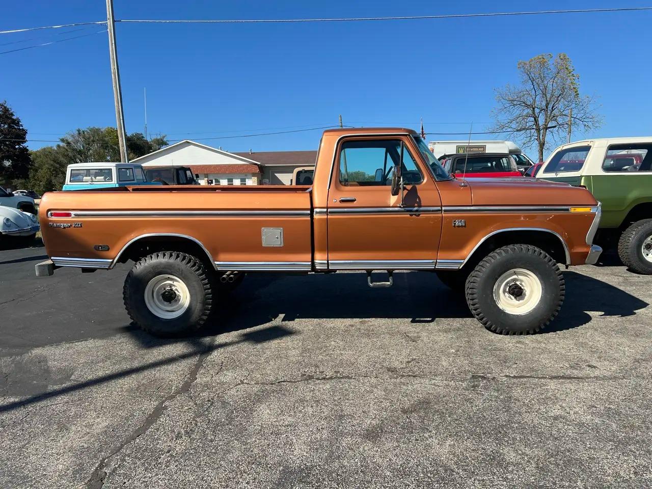 1976 Ford F-250 Highboy Ranger XLT - 2