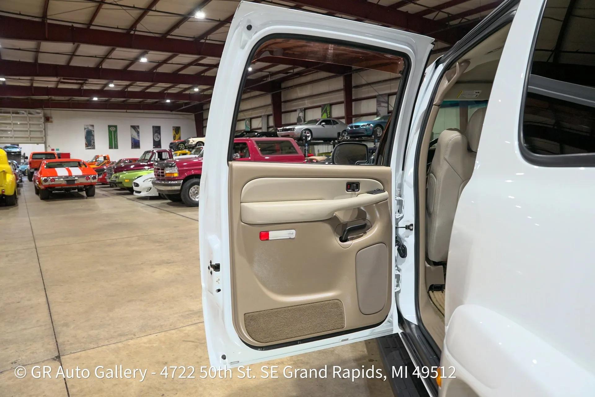 2003 Chevrolet Suburban K2500 LT