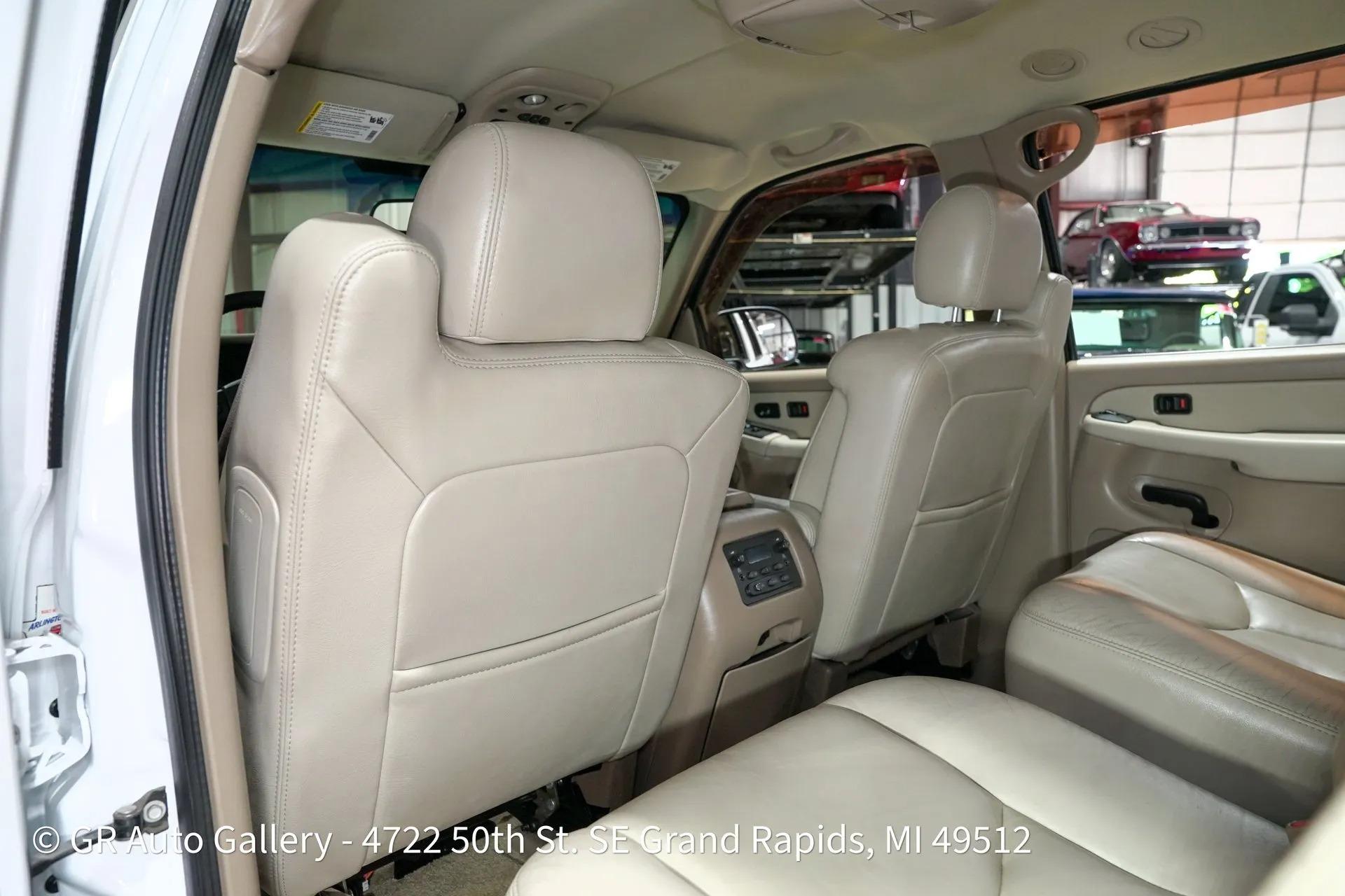 2003 Chevrolet Suburban K2500 LT