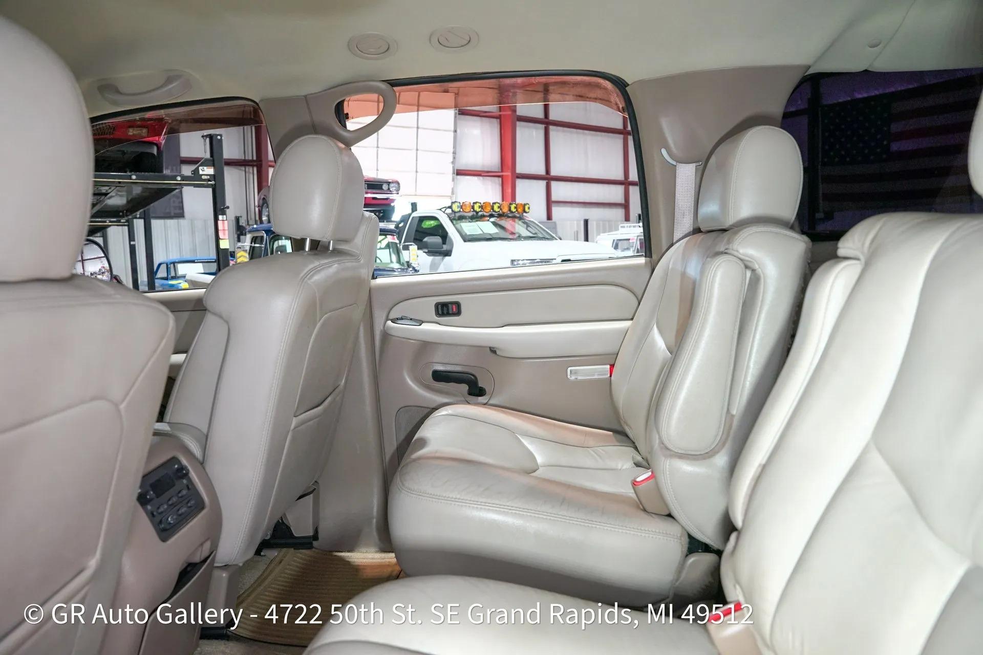2003 Chevrolet Suburban K2500 LT