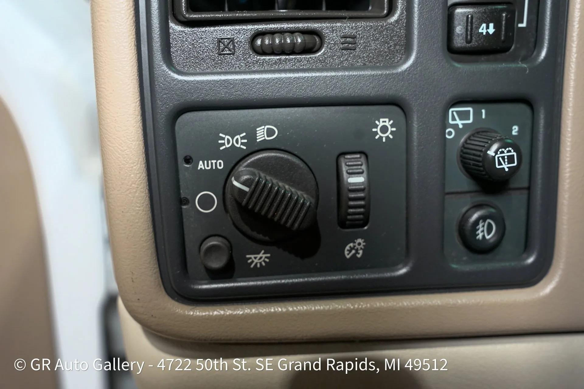 2003 Chevrolet Suburban K2500 LT