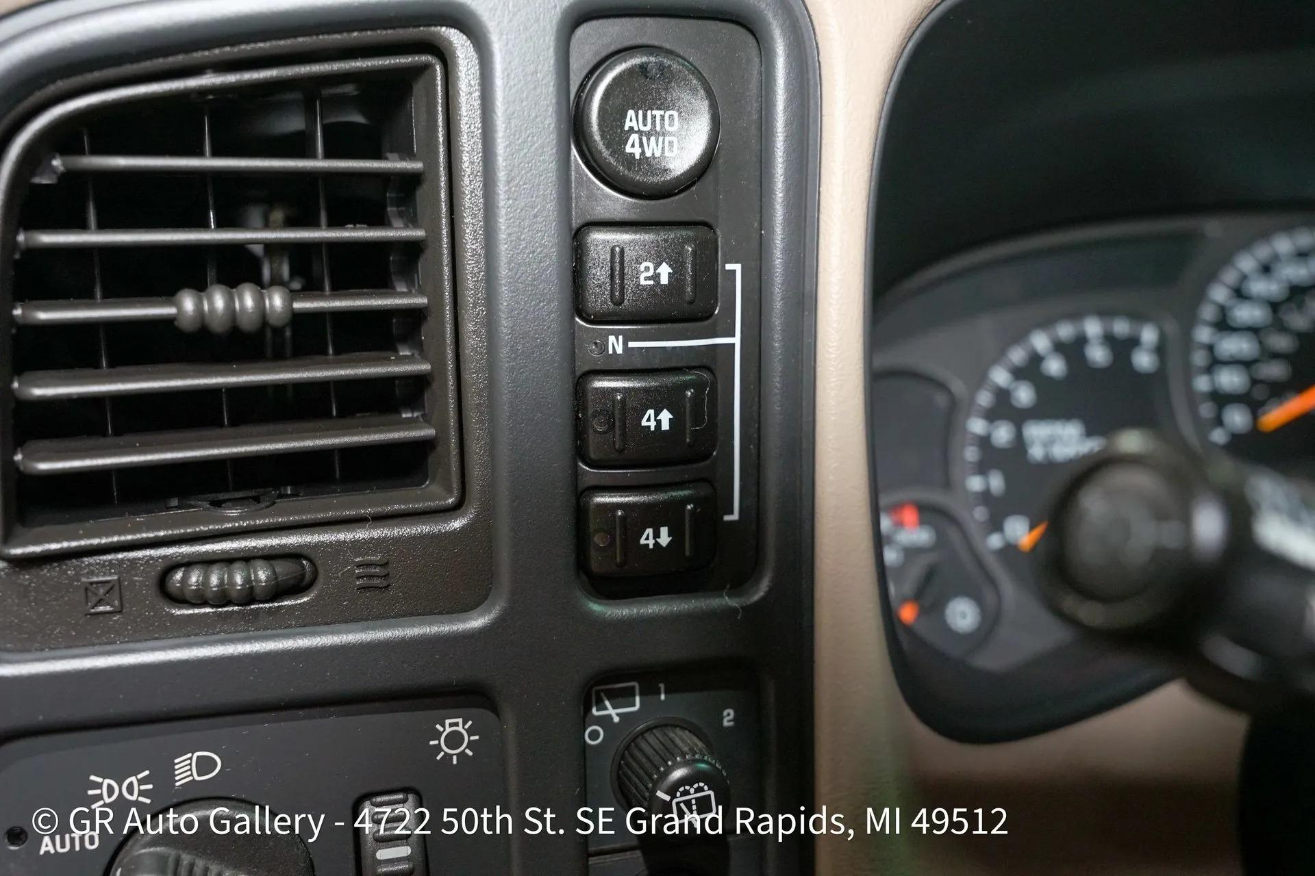 2003 Chevrolet Suburban K2500 LT