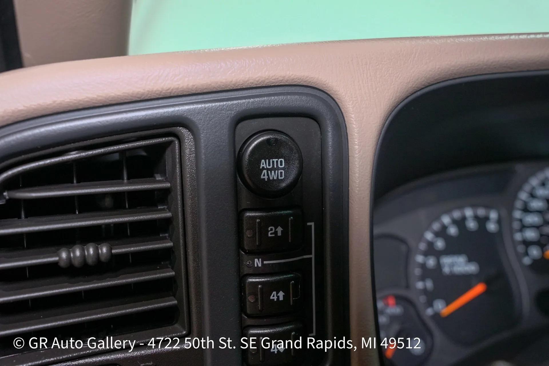 2003 Chevrolet Suburban K2500 LT
