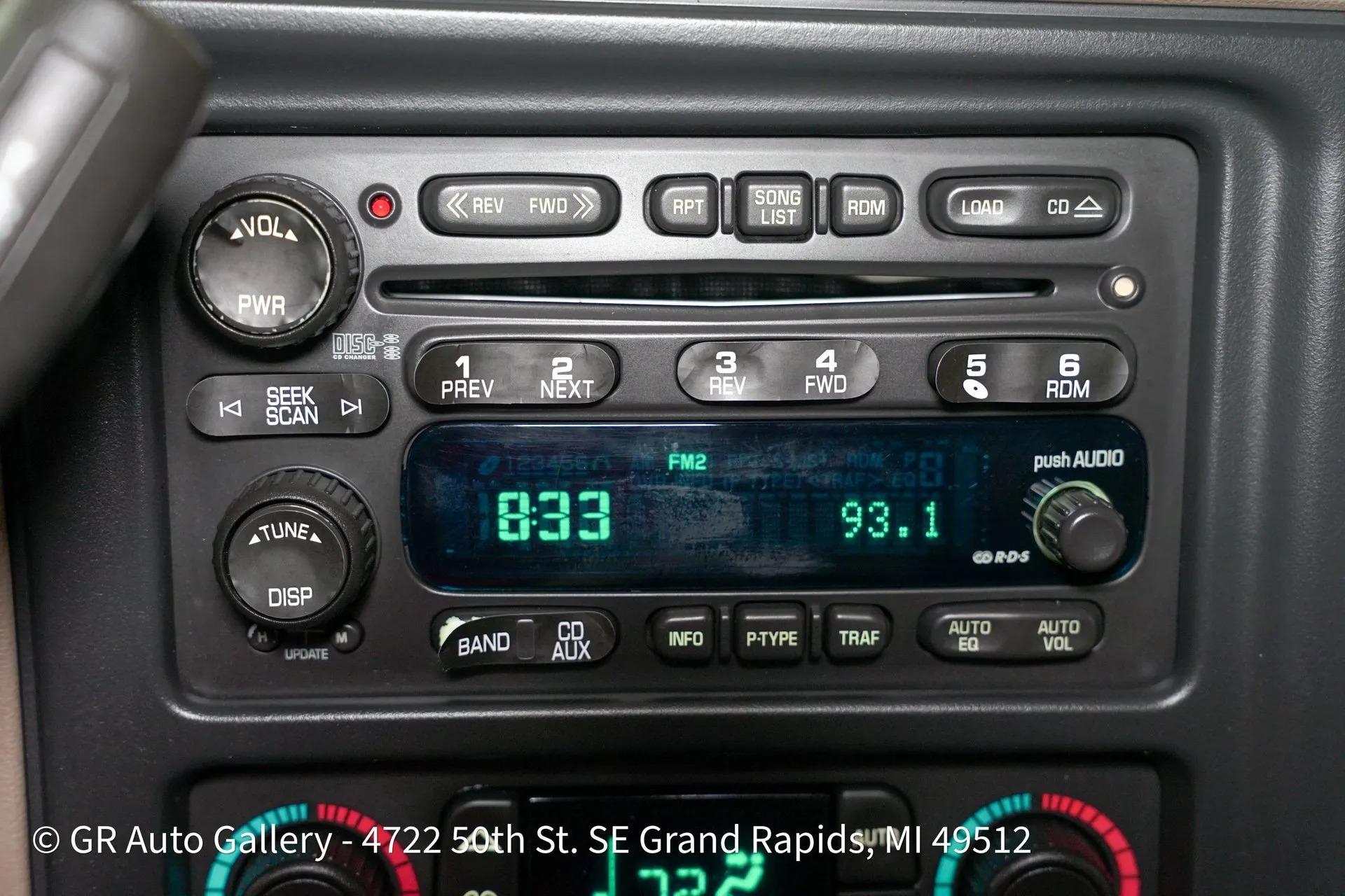 2003 Chevrolet Suburban K2500 LT