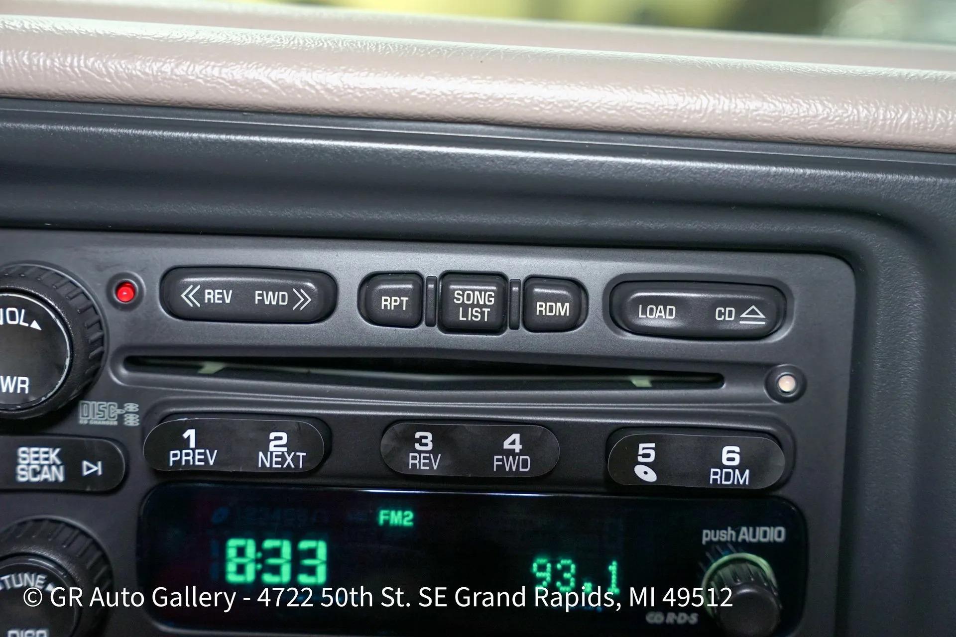 2003 Chevrolet Suburban K2500 LT