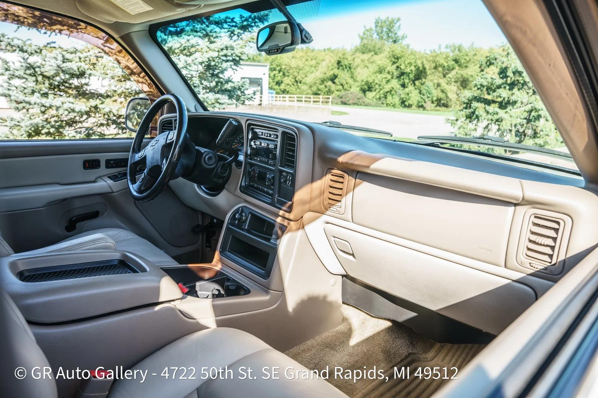 2003 Chevrolet Suburban K2500 LT