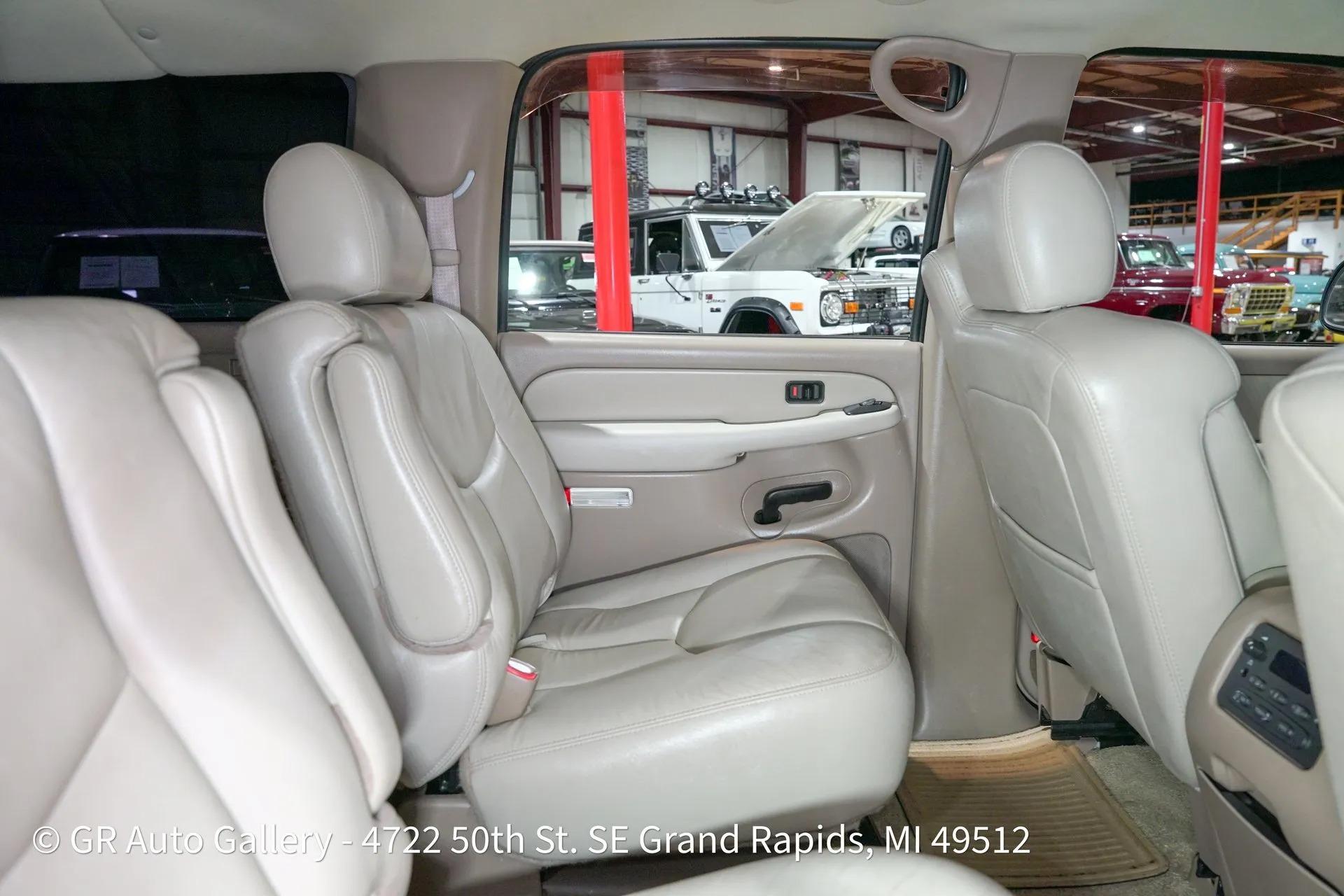 2003 Chevrolet Suburban K2500 LT