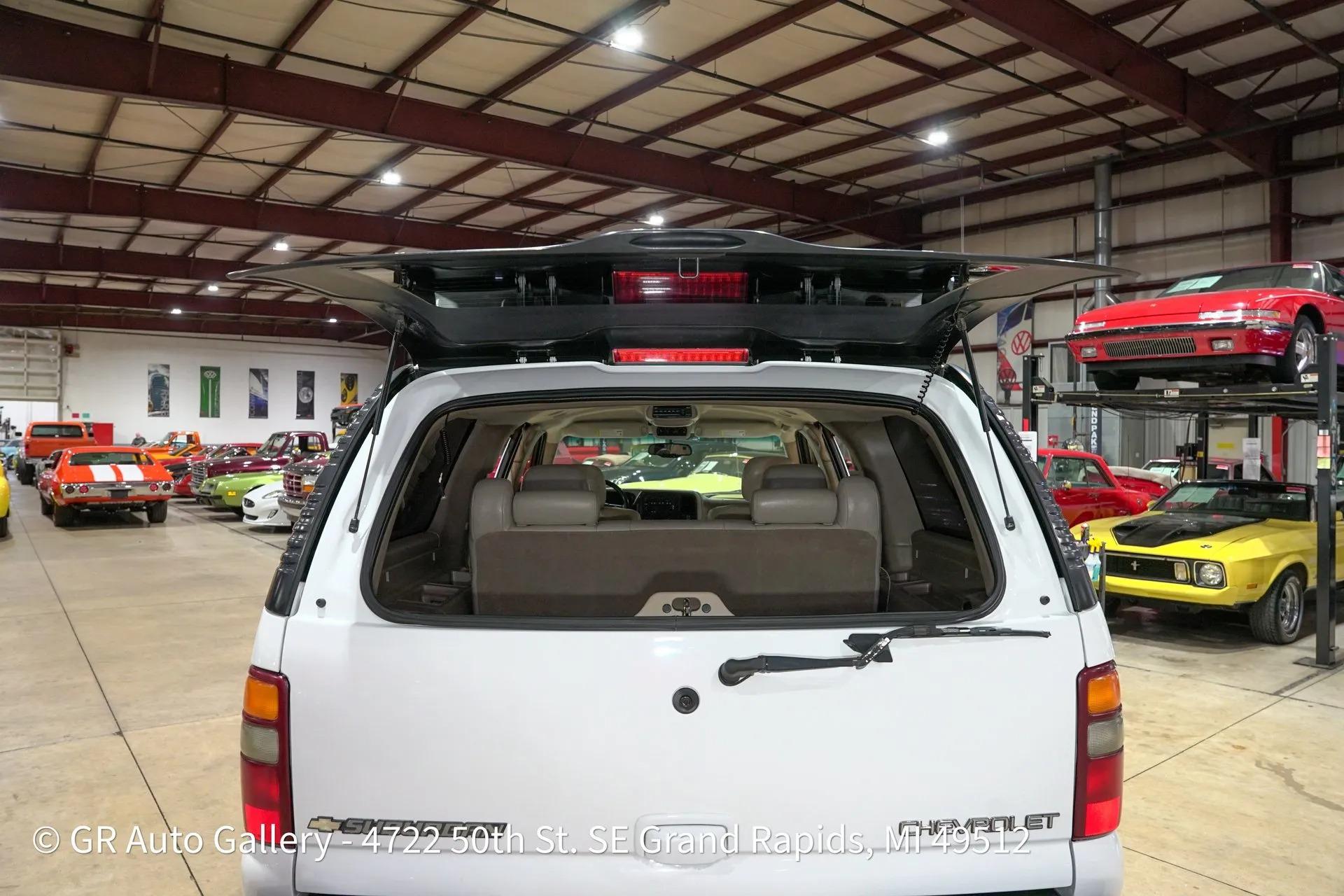2003 Chevrolet Suburban K2500 LT
