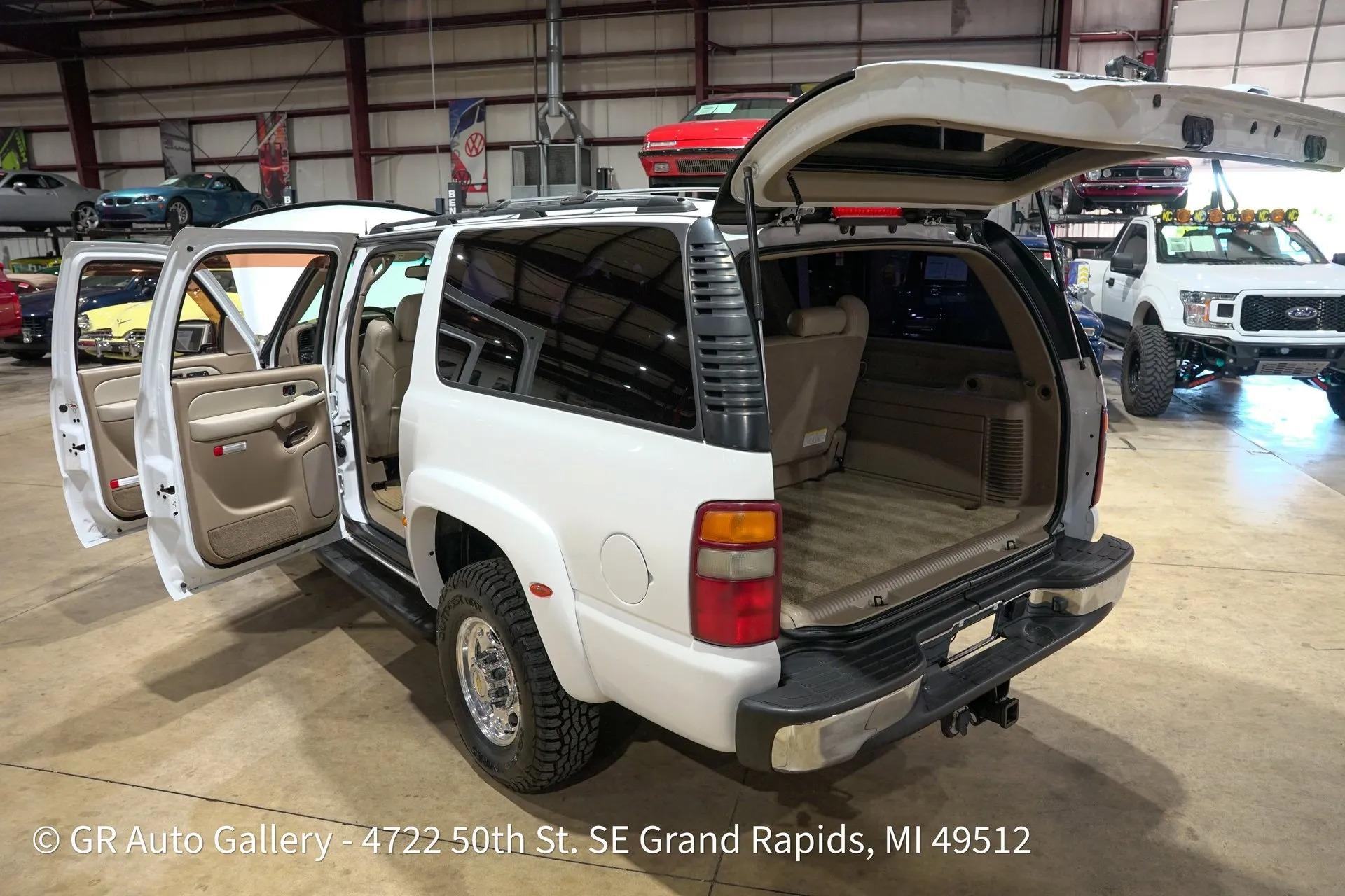 2003 Chevrolet Suburban K2500 LT