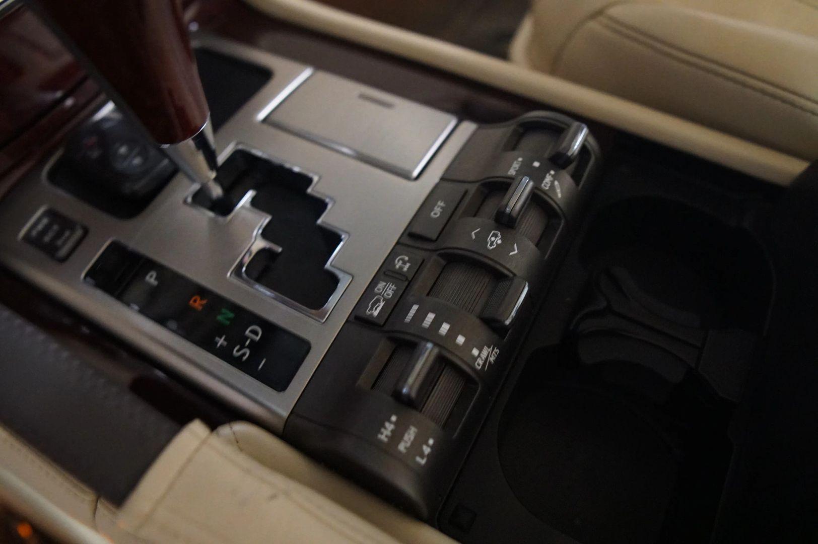 2013 Lexus LX 570