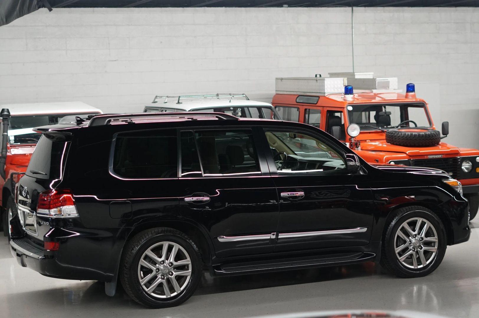 2013 Lexus LX 570 - 3
