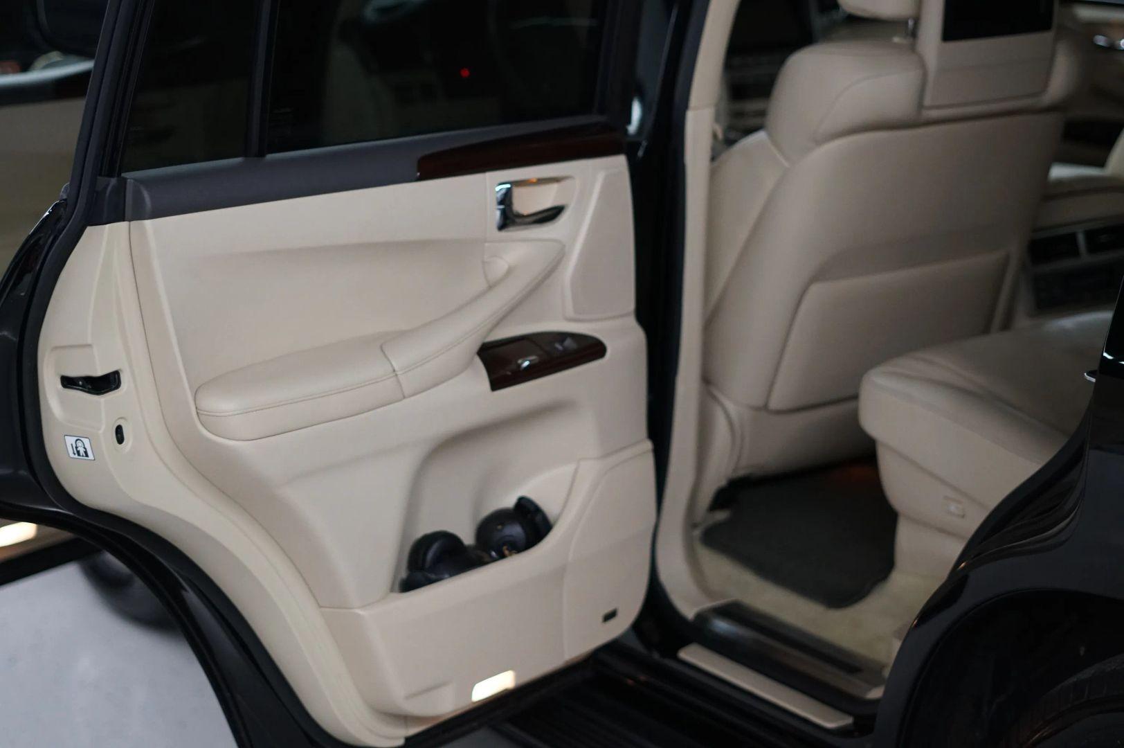 2013 Lexus LX 570