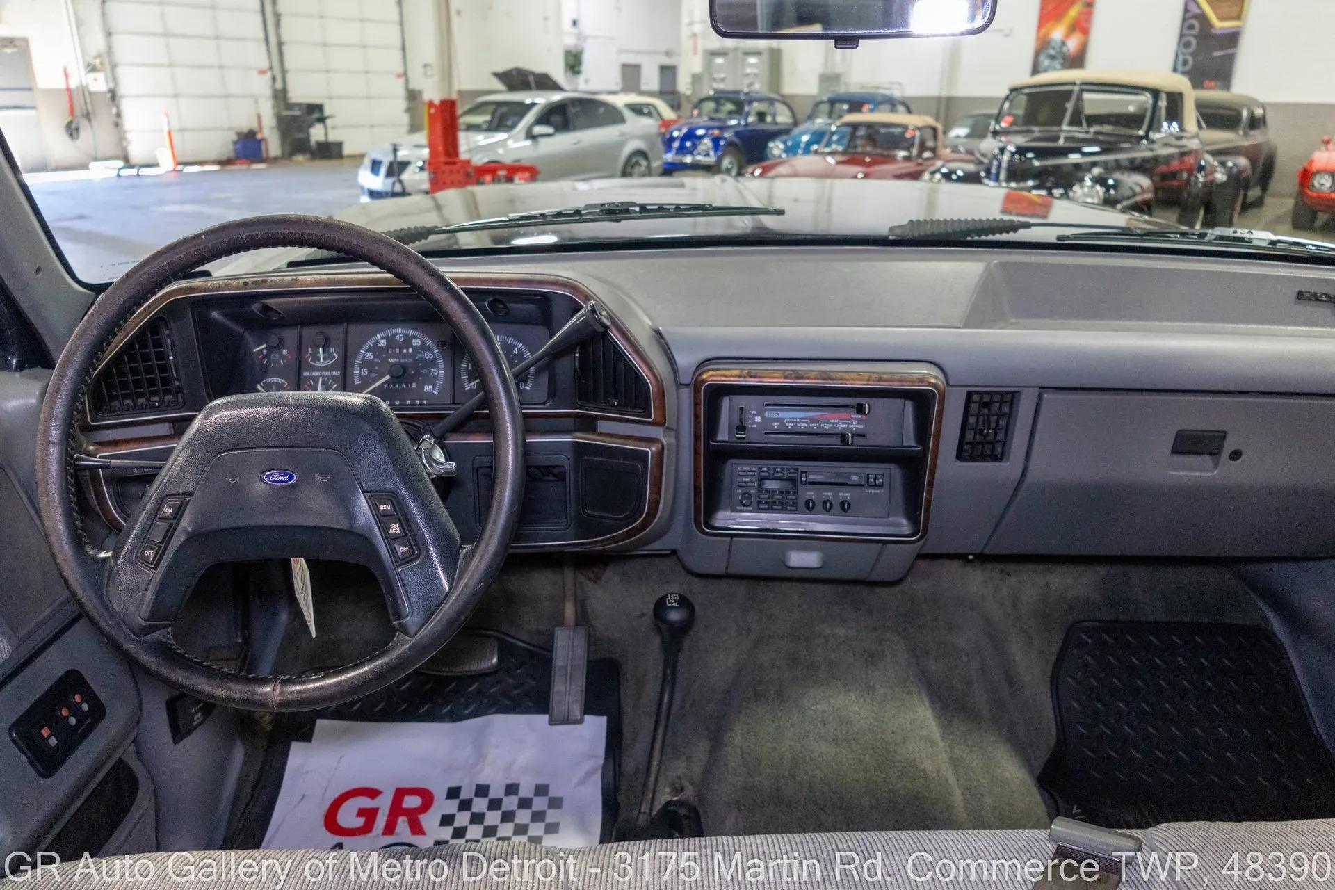 1988 Ford F150 XLT Lariat