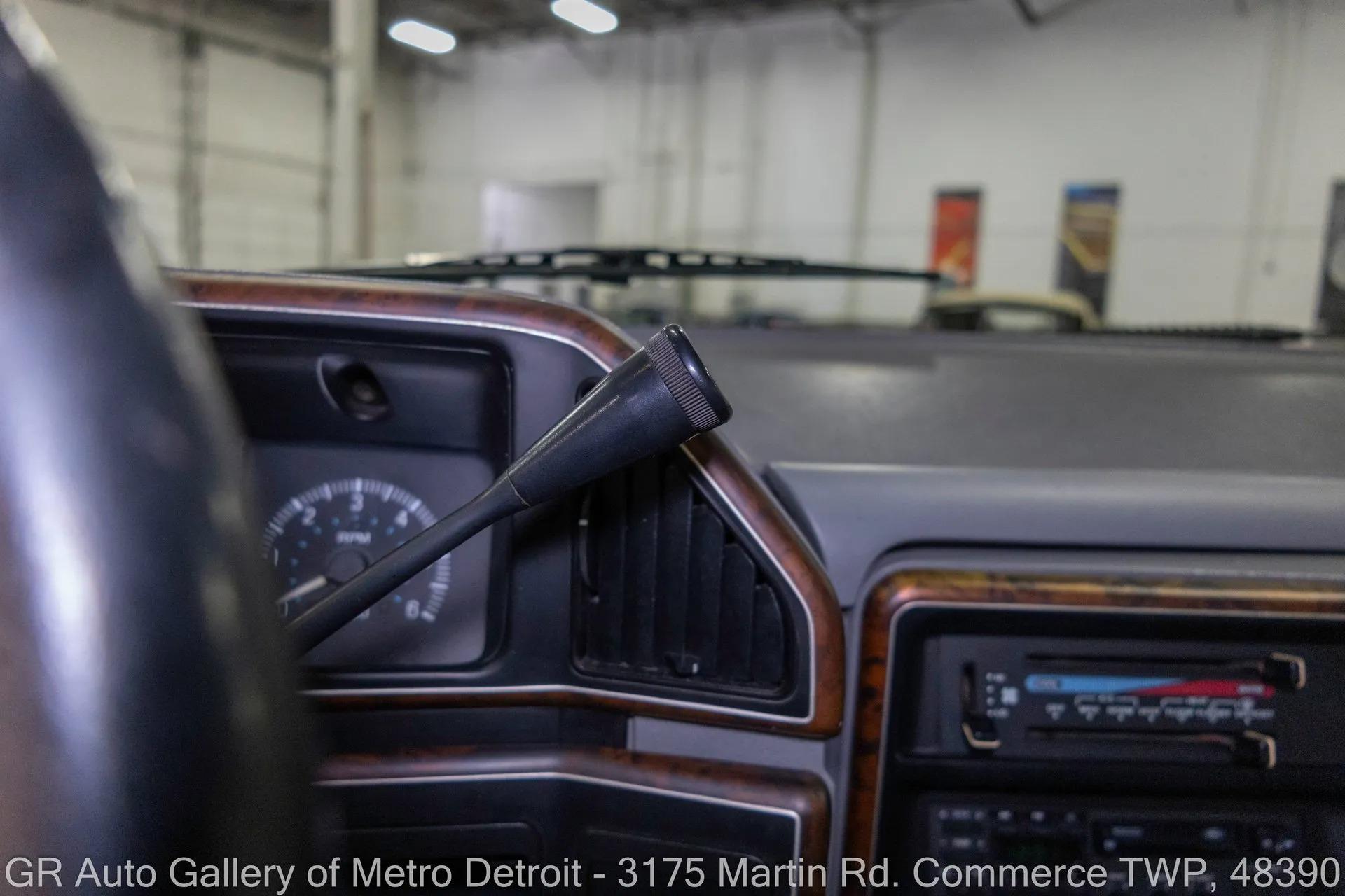 1988 Ford F150 XLT Lariat