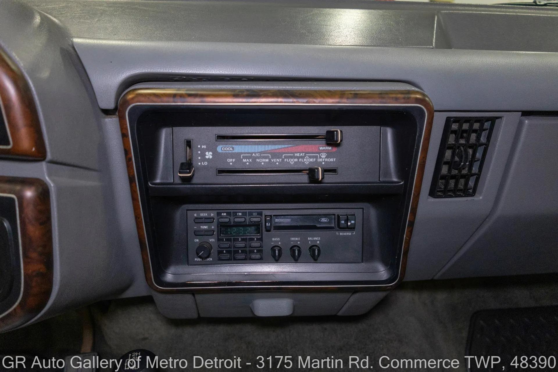 1988 Ford F150 XLT Lariat
