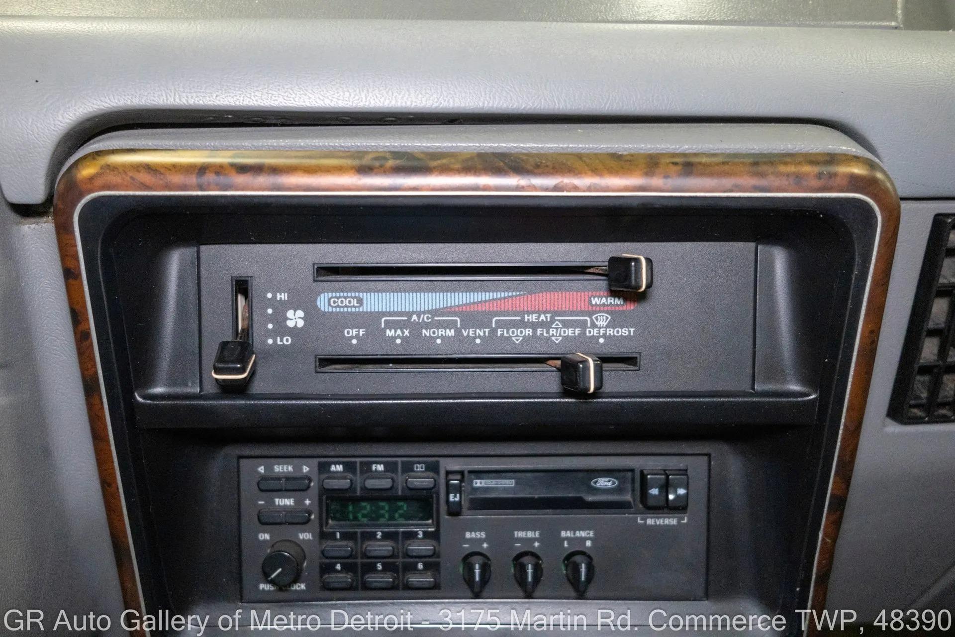 1988 Ford F150 XLT Lariat