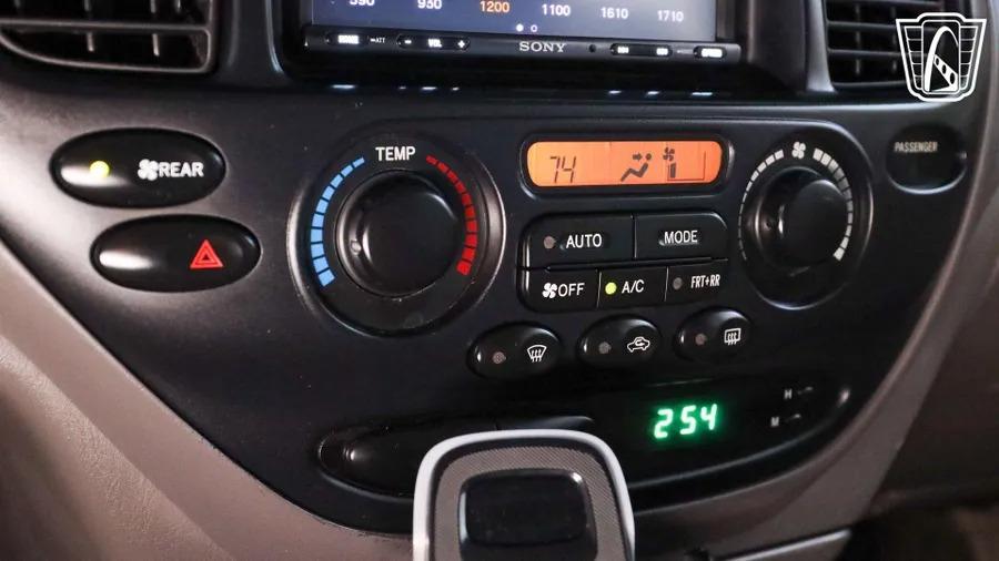 2002 Toyota Sequoia SR5