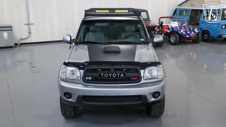 2002 Toyota Sequoia SR5