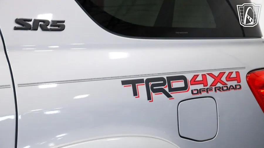 2002 Toyota Sequoia SR5