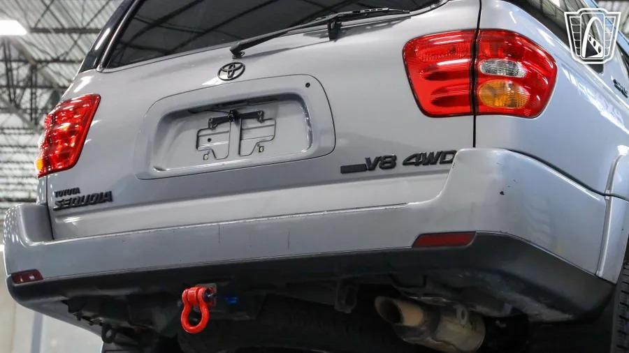 2002 Toyota Sequoia SR5