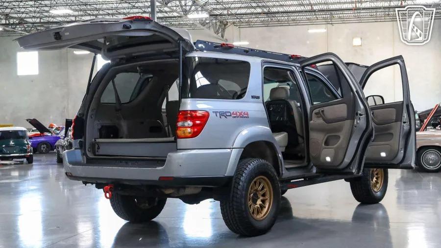 2002 Toyota Sequoia SR5