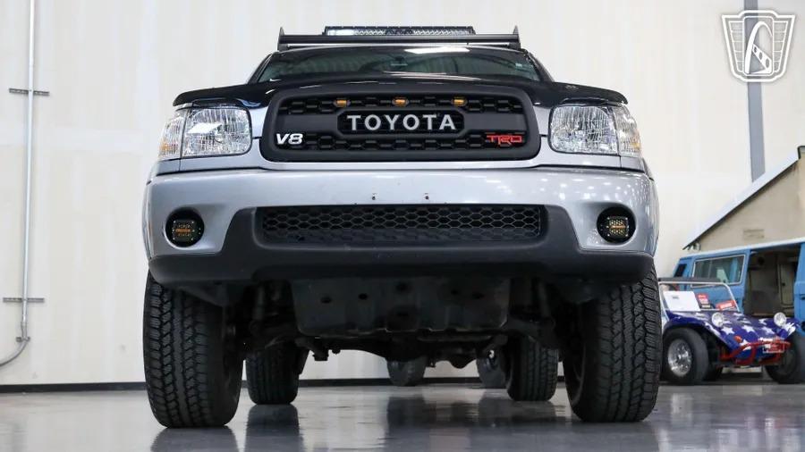 2002 Toyota Sequoia SR5