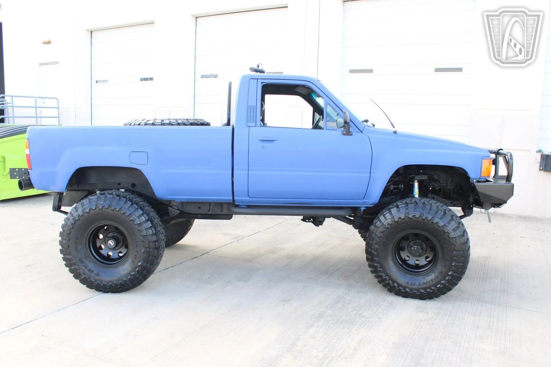 1985 Toyota Pickup - 2