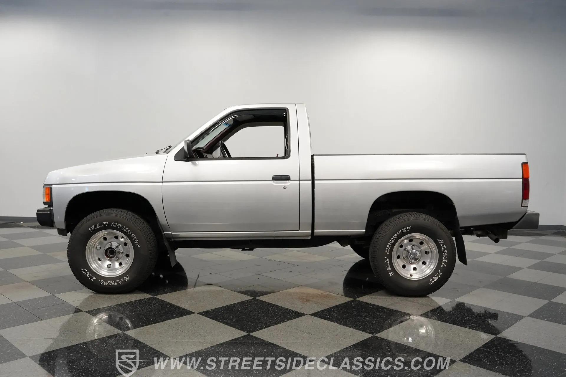 1990 Nissan Hardbody D21 - 4