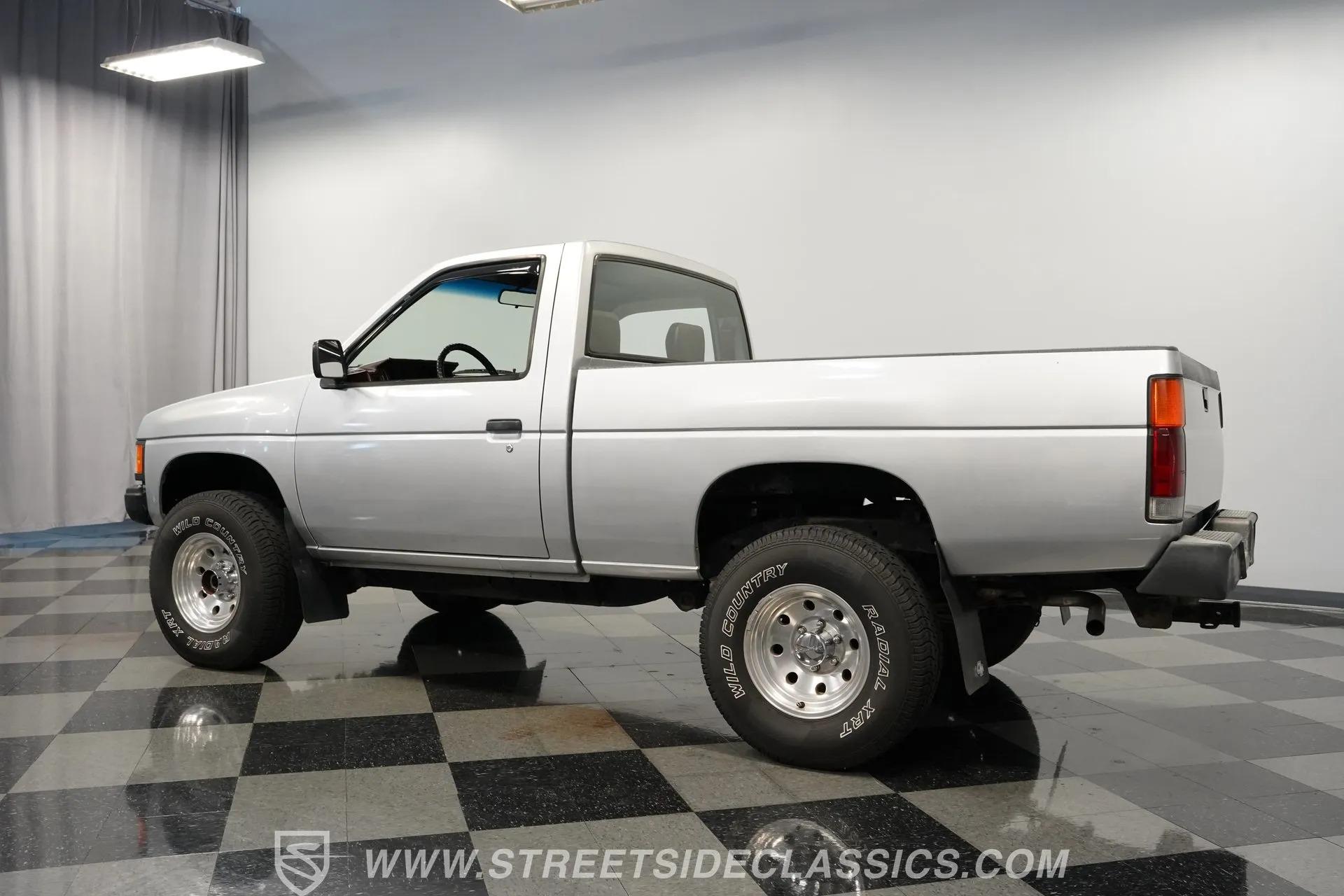 1990 Nissan Hardbody D21 - 5
