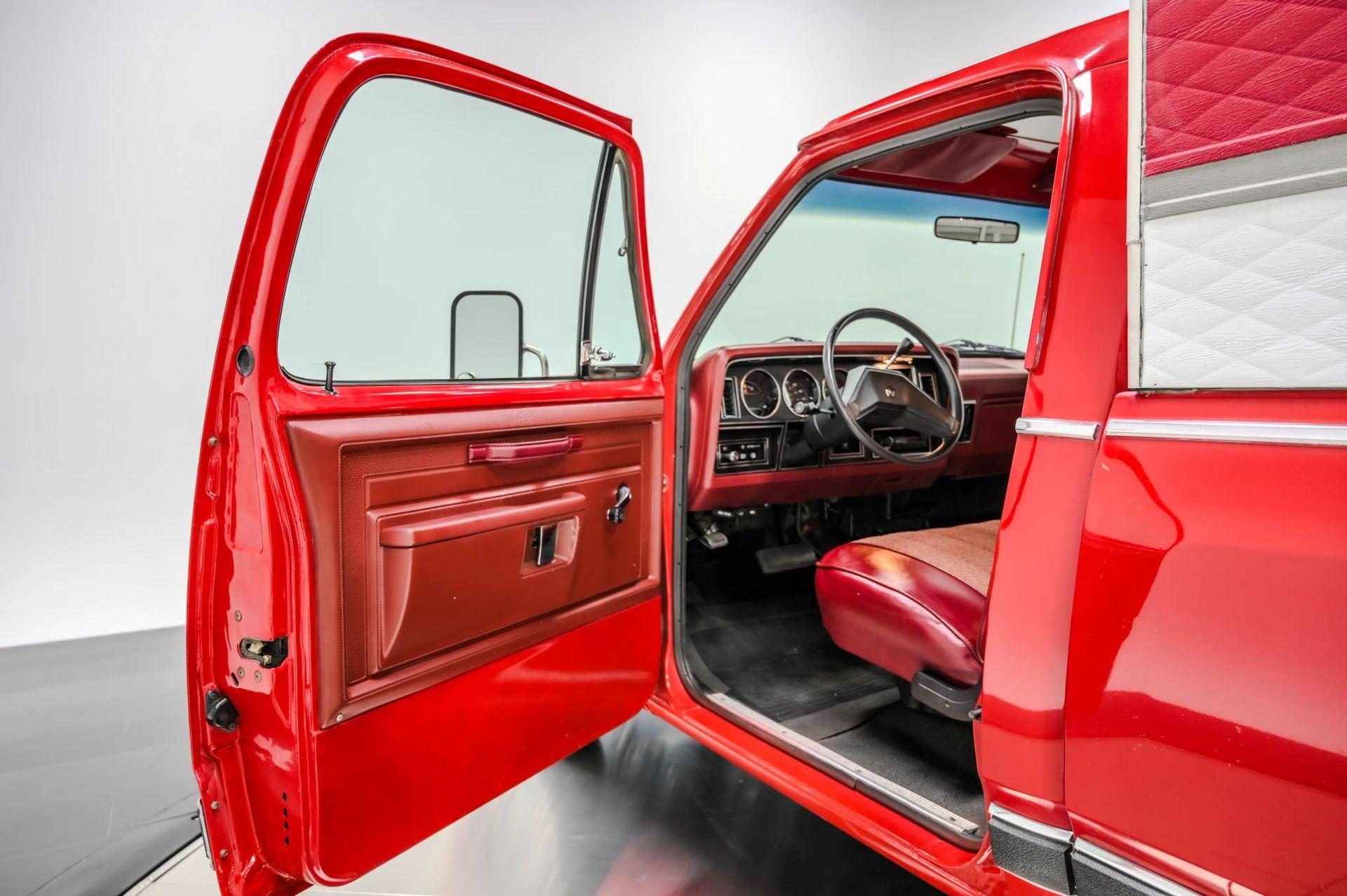 1985 Dodge Ram 150 Camper Special