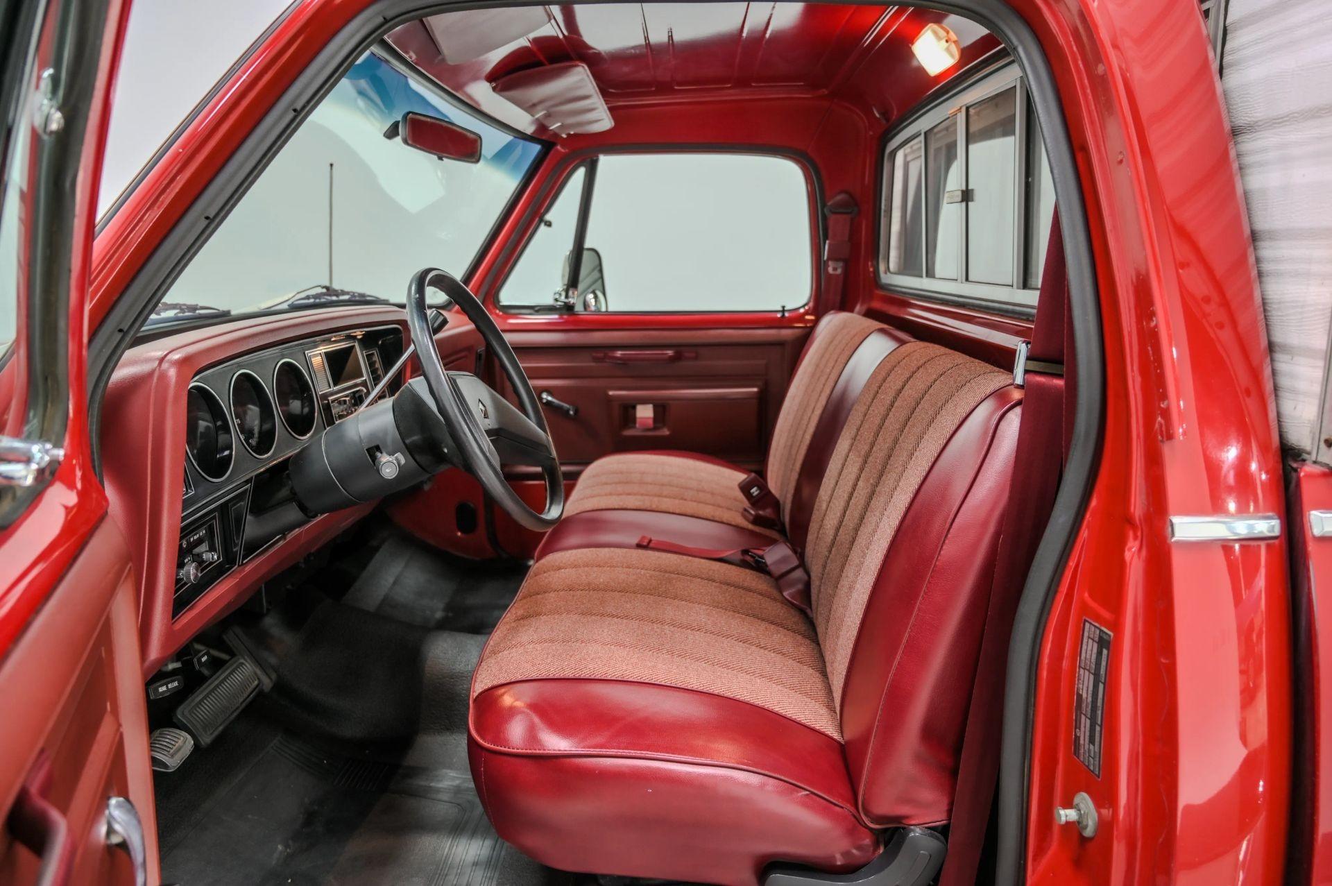1985 Dodge Ram 150 Camper Special