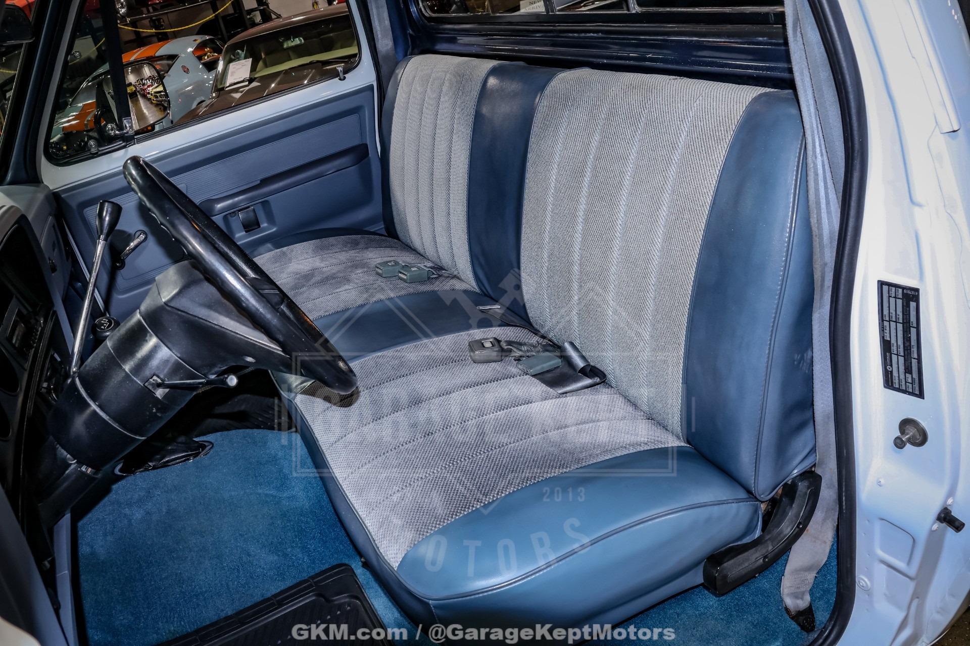 1987 Dodge W-100 Pickup
