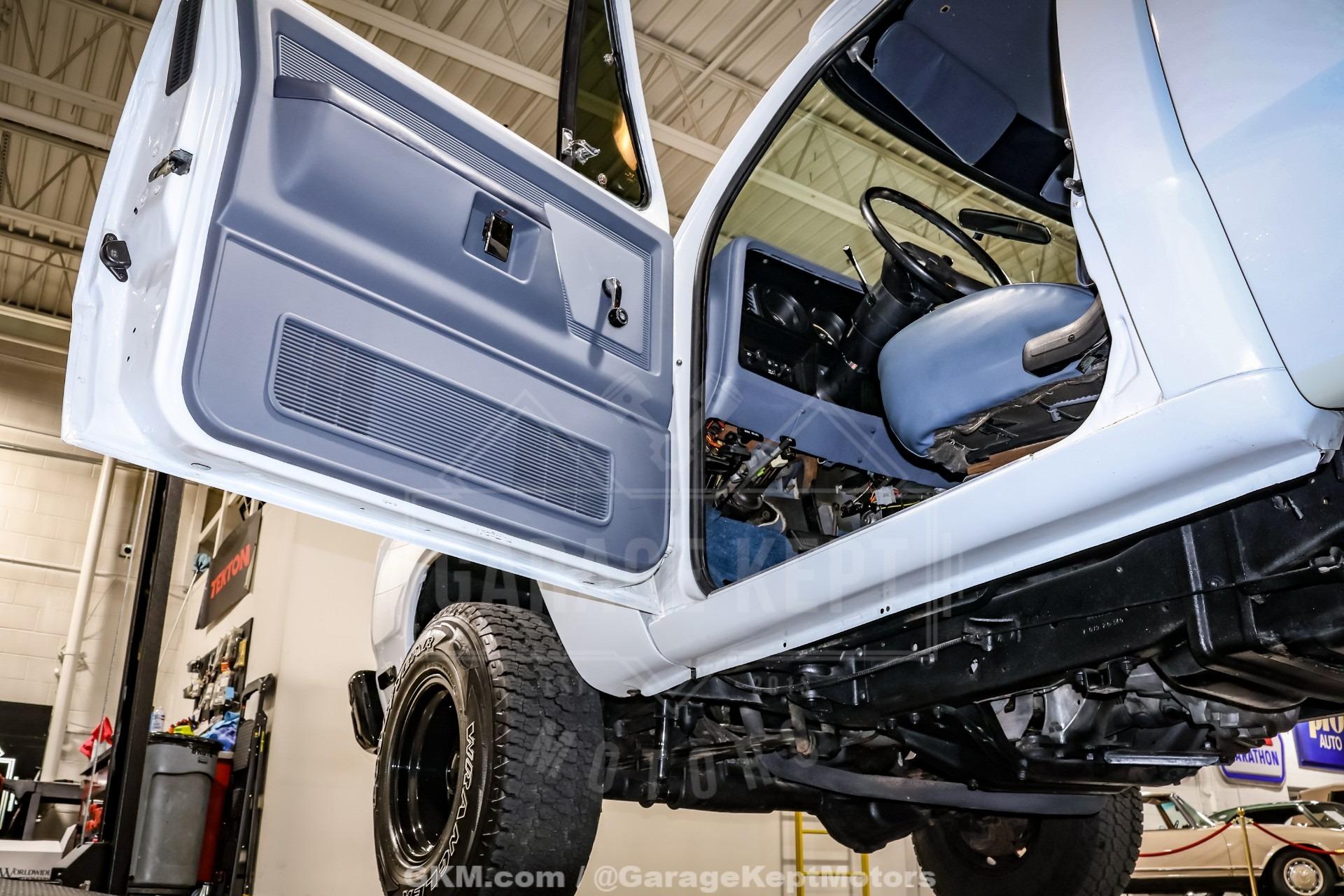 1987 Dodge W-100 Pickup