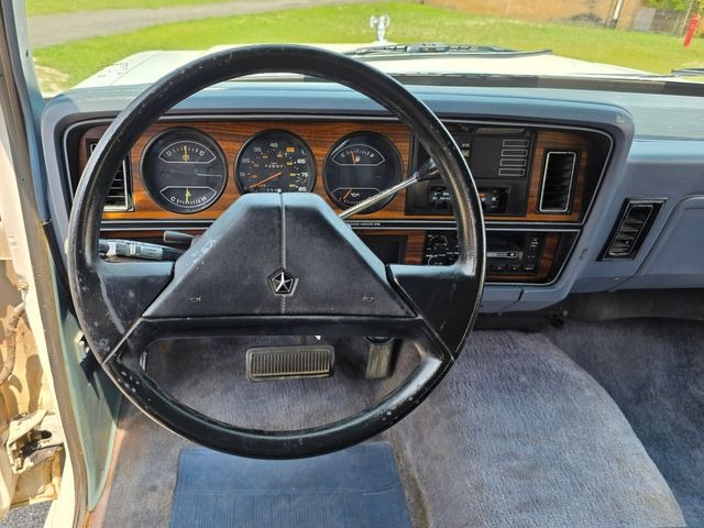 1989 Dodge Ramcharger Royal SE