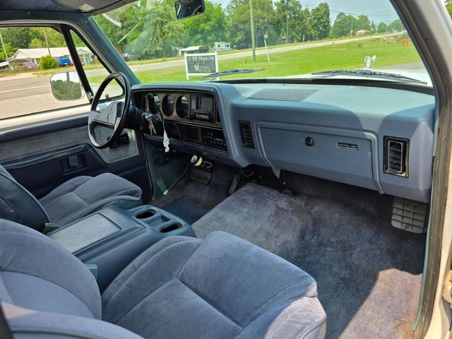 1989 Dodge Ramcharger Royal SE