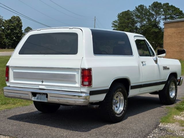 1989 Dodge Ramcharger Royal SE