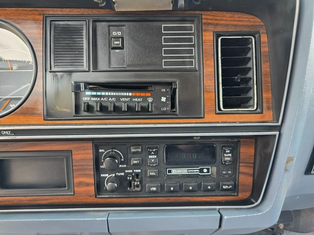 1989 Dodge Ramcharger Royal SE