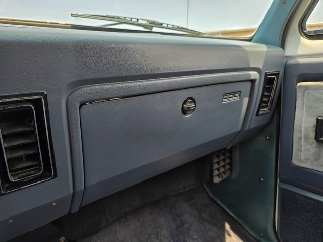 1989 Dodge Ramcharger Royal SE