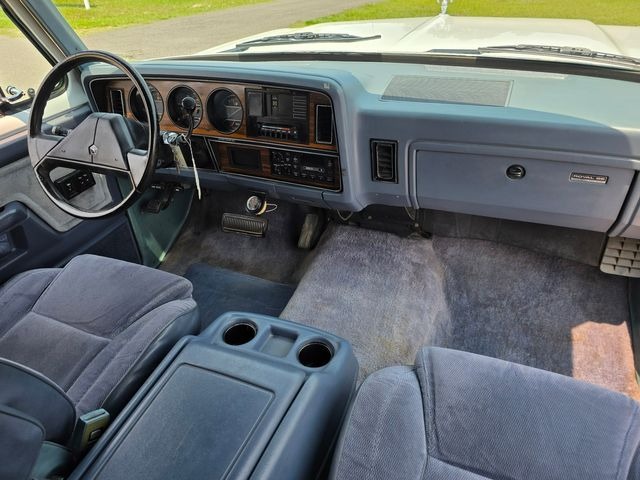 1989 Dodge Ramcharger Royal SE