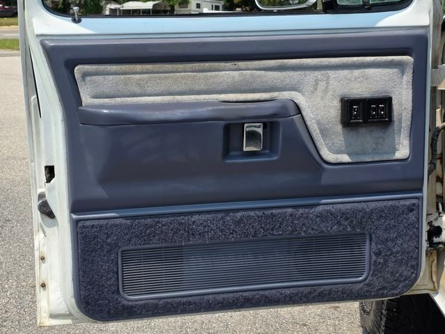 1989 Dodge Ramcharger Royal SE