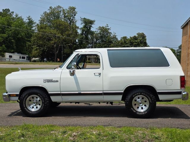 1989 Dodge Ramcharger Royal SE