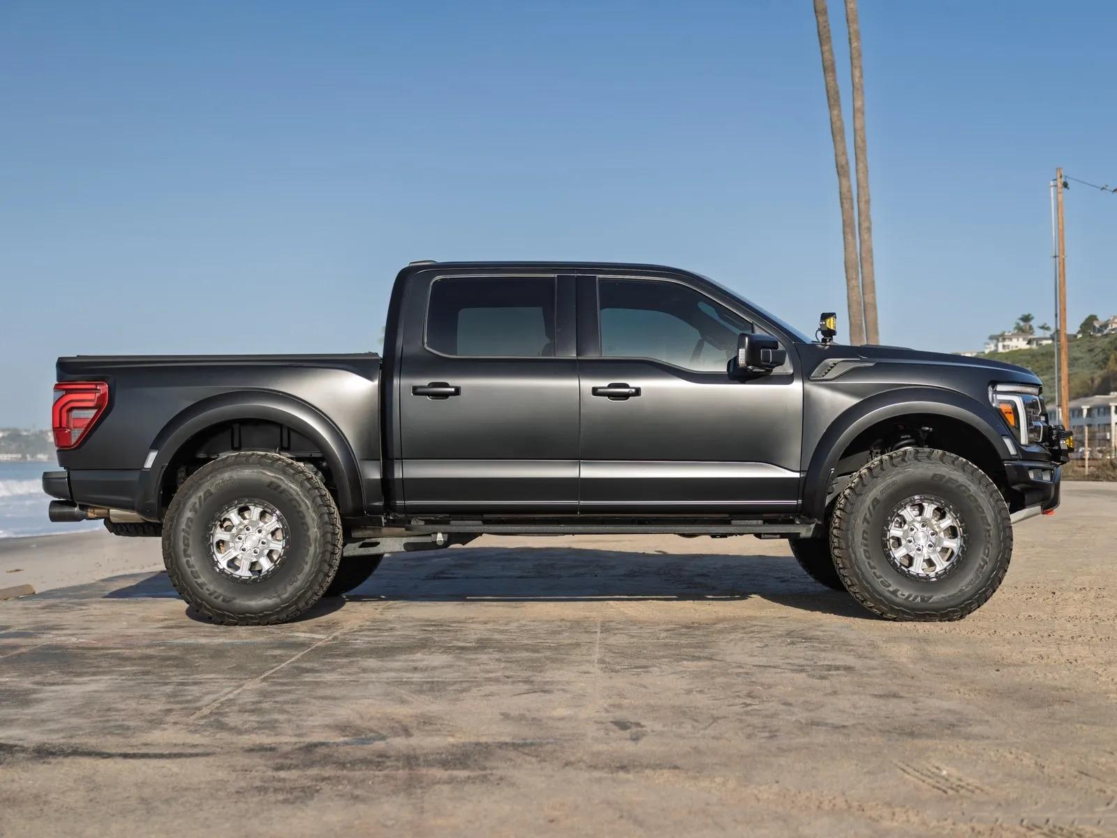2025 Ford F-150 Raptor R - 4