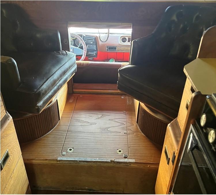 1976 GMC K25 + Alaskan Camper