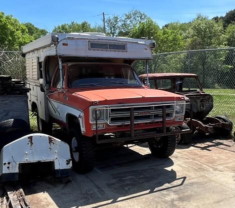 1976 GMC K25 + Alaskan Camper