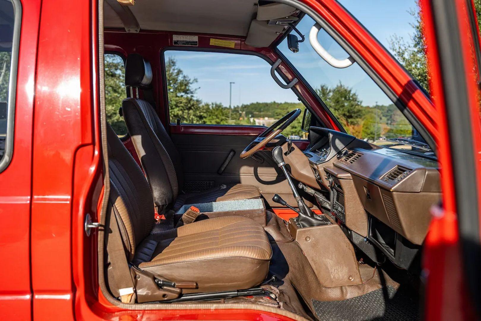 1988 Toyota HiAce 4X4 - 5