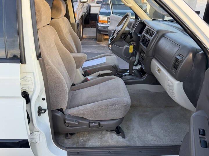 2000 Mitsubishi Montero Sport XLS