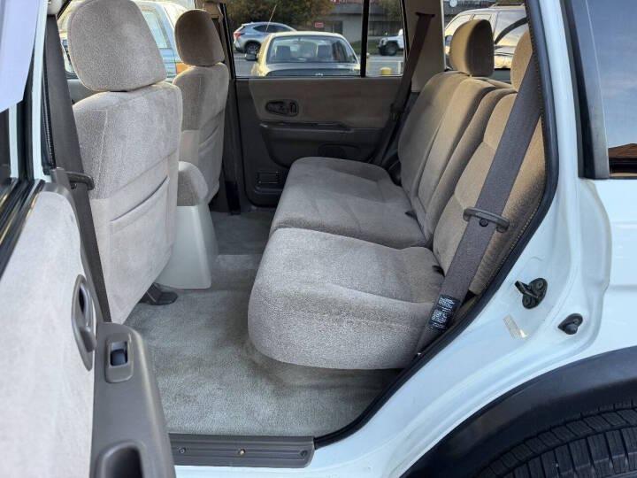 2000 Mitsubishi Montero Sport XLS