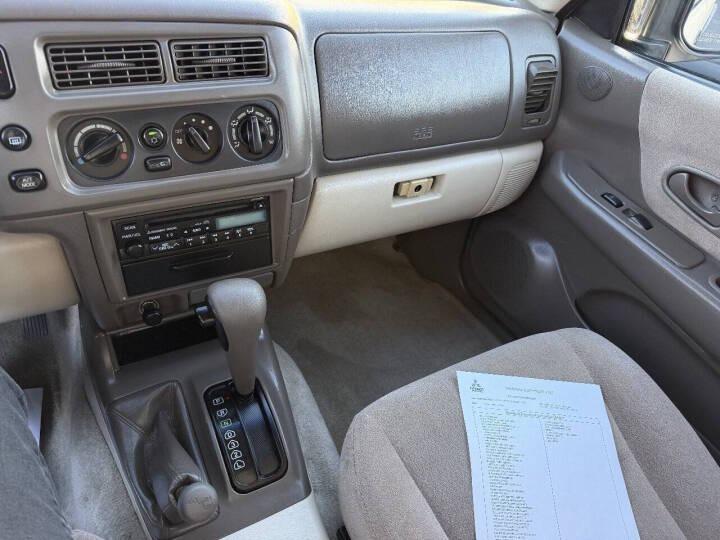 2000 Mitsubishi Montero Sport XLS