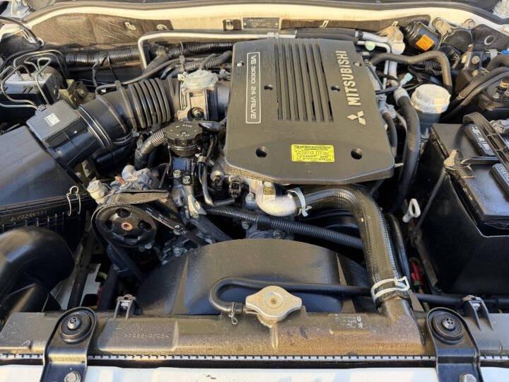 2000 Mitsubishi Montero Sport XLS